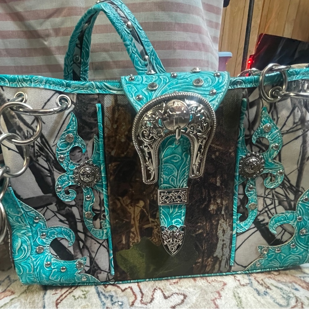 Turquoise Western Conceal & Carry Handbag w/ Camo & Buckle Detail